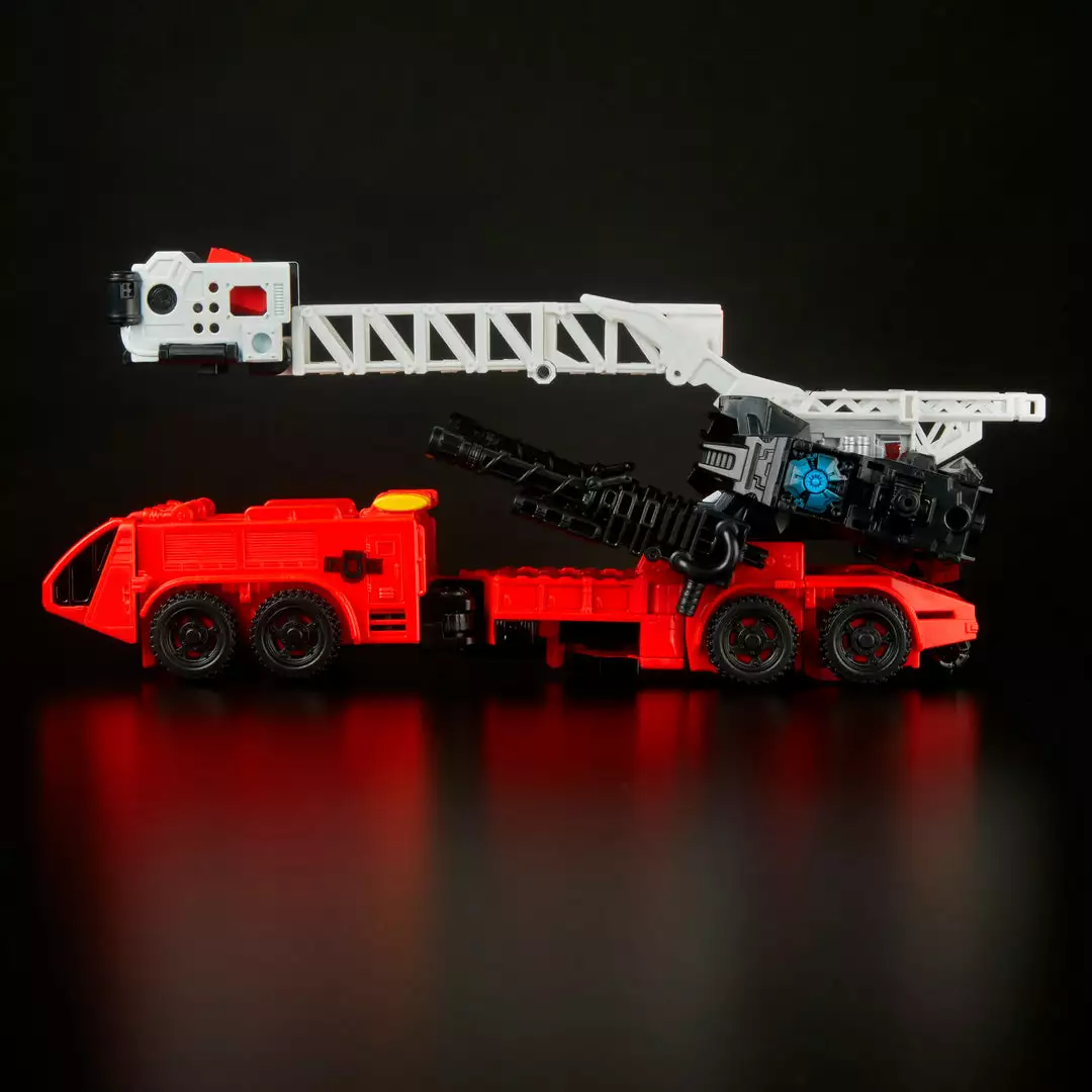 Transformers: Generations Power Of The Primes Voyager Class Inferno Figure 7 Transformers: Generations Power Of The Primes Voyager Class Inferno Figure