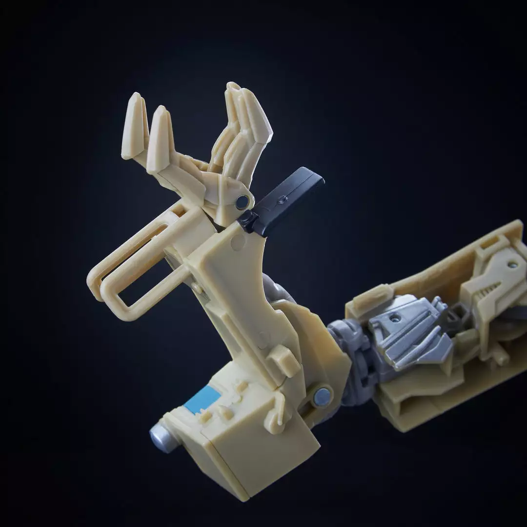 Transformers Studio Series 33 Voyager Class Movie 1 Bonecrusher Action Figure 9 Transformers Studio Series 33 Voyager Class Movie 1 Bonecrusher Action Figure