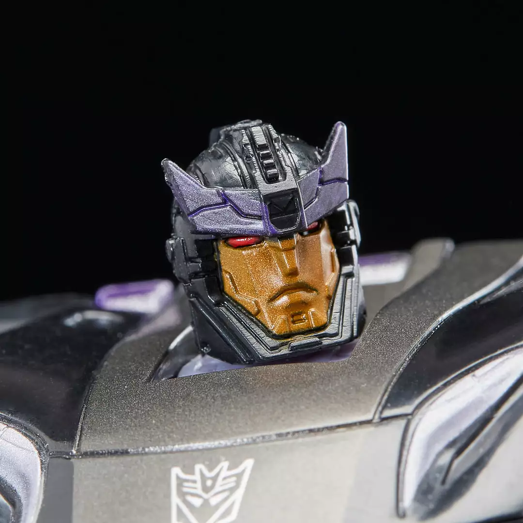 Transformers Generations War For Cybertron Deluxe WFC-S41 Barricade Figure 6 Transformers Generations War For Cybertron Deluxe WFC-S41 Barricade Figure