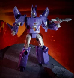 Transformers Generations War For Cybertron: Kingdom Voyager WFC-K9 Cyclonus