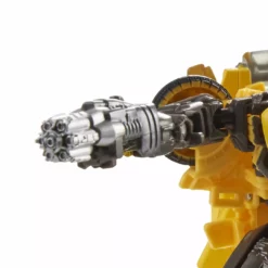 Transformers Studio Series 70 Deluxe Transformers: Bumblebee B-127