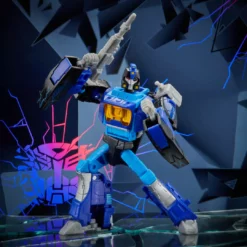 Transformers Generations Shattered Glass Collection Blurr & IDW’s Shattered Glass—Blurr (Exclusive Hasbro Pulse UV Foil Variant Cover)