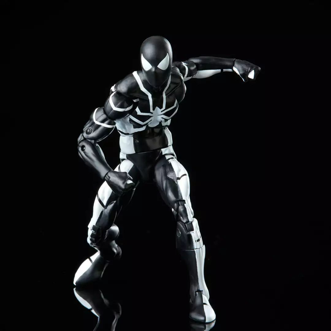 Marvel Legends Series Future Foundation Spider-Man (Stealth Suit) New 4 Marvel Legends Series Future Foundation Spider-Man (Stealth Suit) New